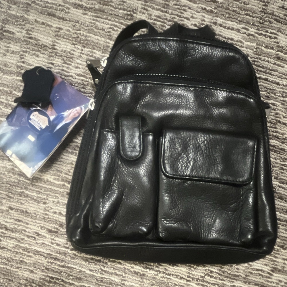 Canyon Outback Black‎ Zip Backpack Adjustable Straps Pockets Travel